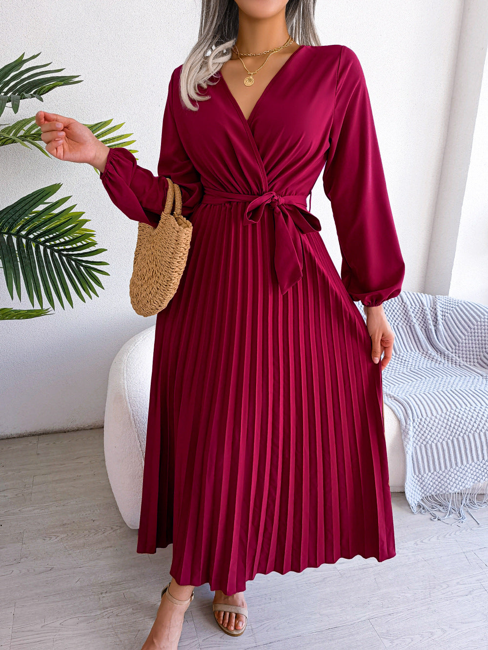 Aventura – Elegantes Plissee-Wickelkleid